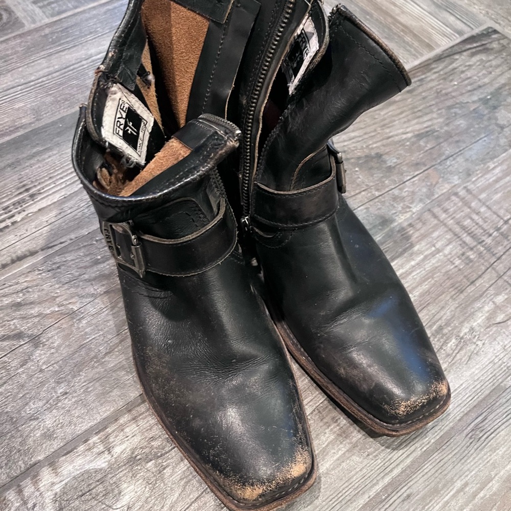 Frye smith engineer boots size 8.5